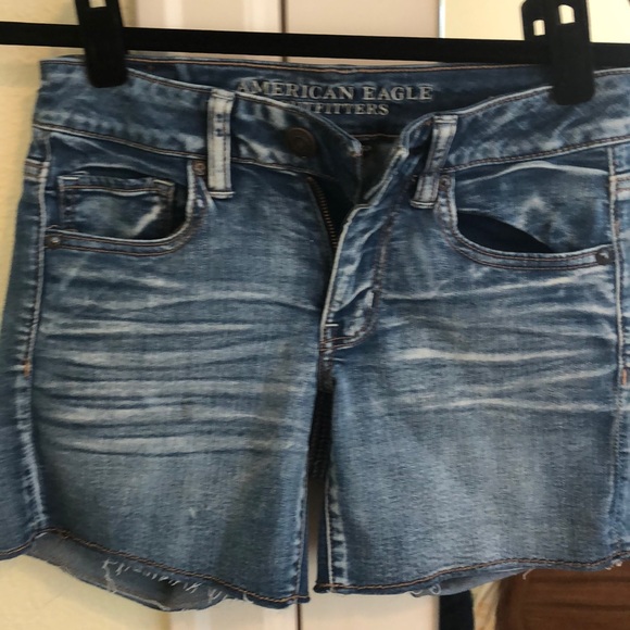 American Eagle Stretch Medium Wash Denim Shorts - Picture 1 of 3